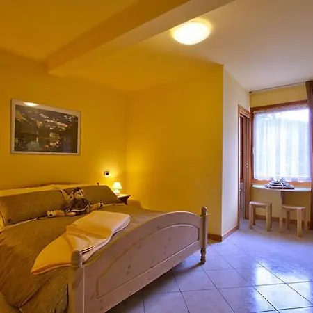 Pergola Konukevi Tolmezzo