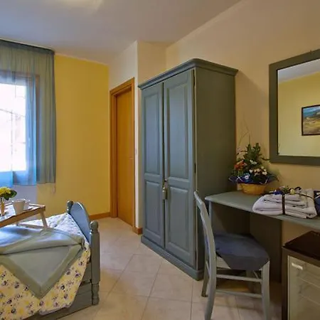 Pergola Konukevi Tolmezzo