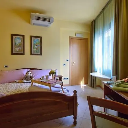 Pergola Konukevi Tolmezzo